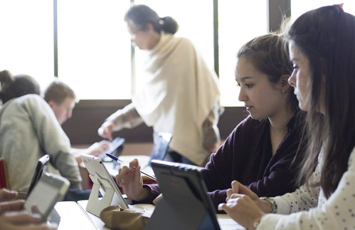 Eleves du lycée de La Salle pendant un cours